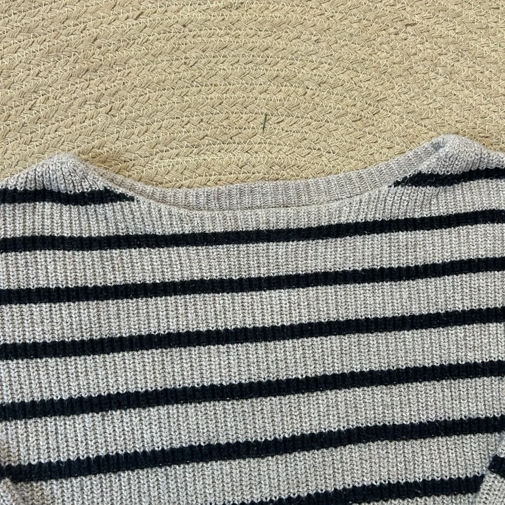 Old Navy Tunic Striped Women's Sweater - Picture 3 of 4
